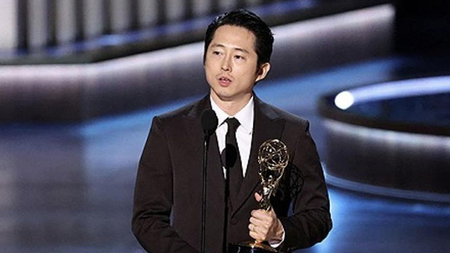 ドラマ「BEEF/ビーフ」主演の韓国系俳優スティーブン・ユァン、米「エミー賞」で主演男優賞を受賞