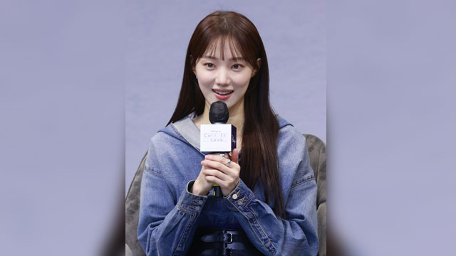 女優イ・ソンギョン、一人暮らしの高齢者に総合支援センターに5千万ウォンを寄付