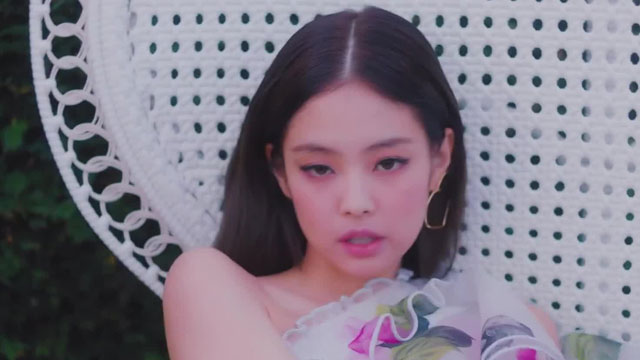 BLACKPINKのJENNIE、英シングルチャートで40位…Pinkfongの「Baby Shark」は86週間の“ロングラン”