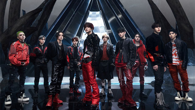 TREASURE、ソウルKSPO DOMEでアジアツアーのフィナーレ…2NE1のCLが電撃出演