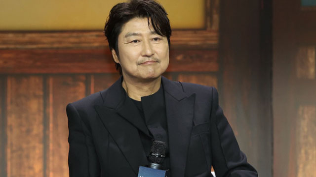ソン・ガンホ、バレーボールチームの監督に変身…スポーツ映画『1勝』が12月に公開