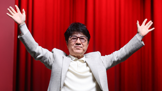 歌王チョー・ヨンピル、「It’ll Be Okay」の拡張版MVを公開…俳優たちのセリフを追加