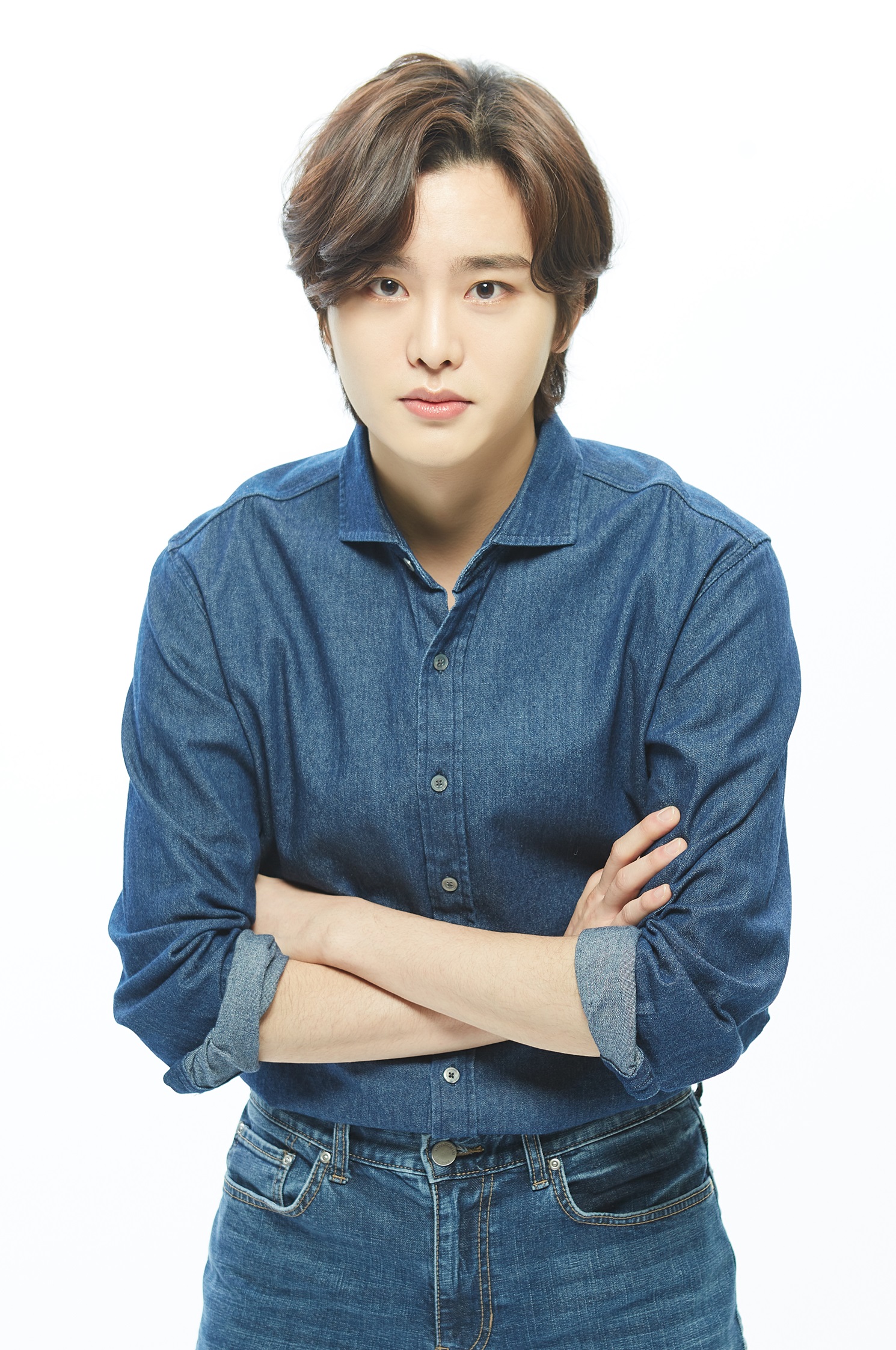 俳優チェ・ジョンウ、KBSの「遠くから見ると青い春」にキャスティング