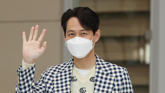 SAG主演男優賞受賞のイ・ジョンジェ、帰国…「この賞は皆さんの成果」