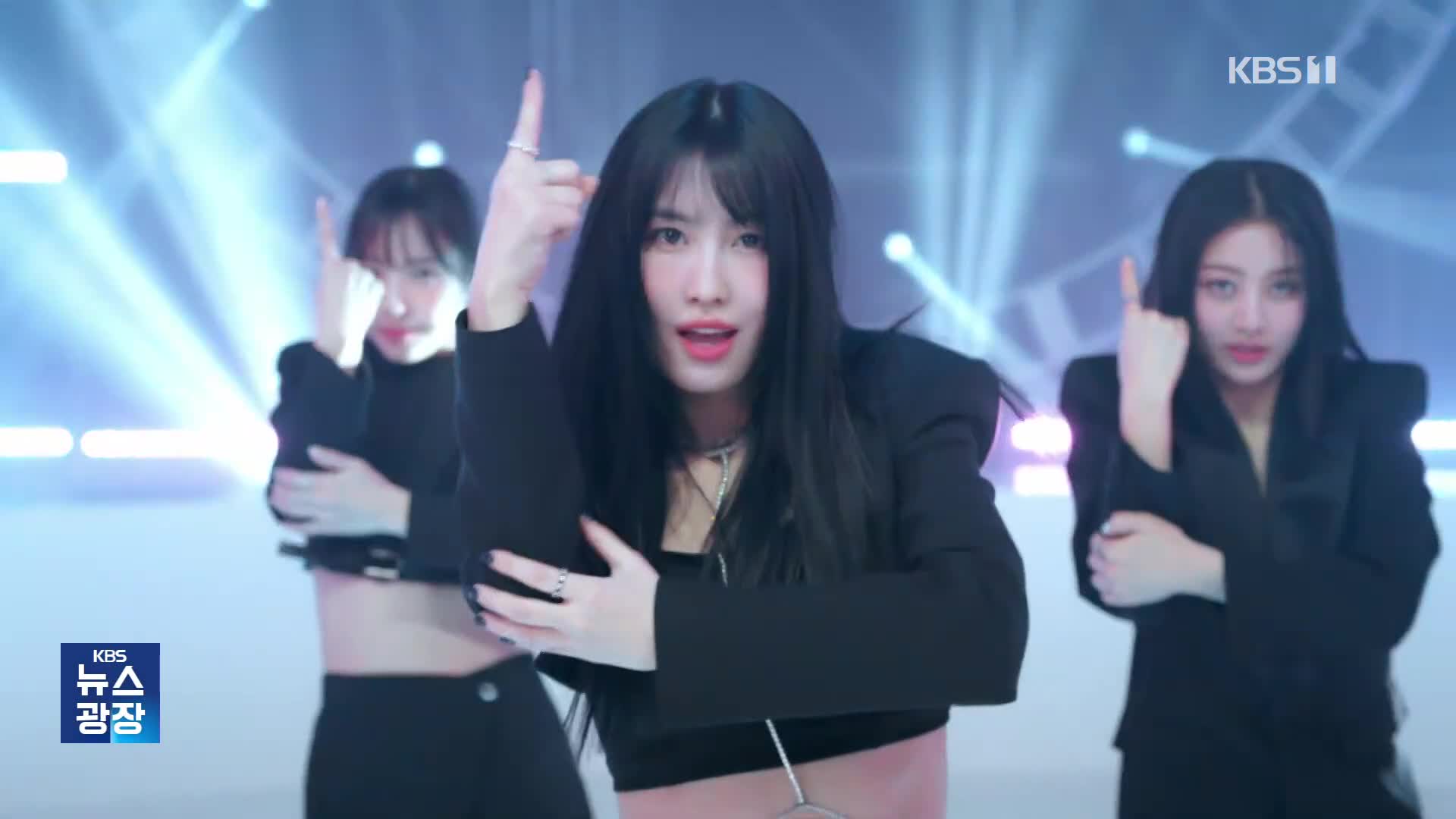 TWICE、米ローリング・ストーンの「2023 ベストアルバム」に選定