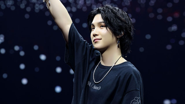 BTS・SUGAのソロコンサート映画『Agust D TOUR D-DAY THE MOVIE』、公演実況映画の最高ヒット作に