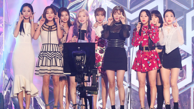TWICE、日本で止まらぬ人気…日本レコード大賞「優秀作品賞」受賞