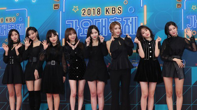 LOVELYZ、V LIVE生放送での悪口論争に謝罪…「不注意だった」